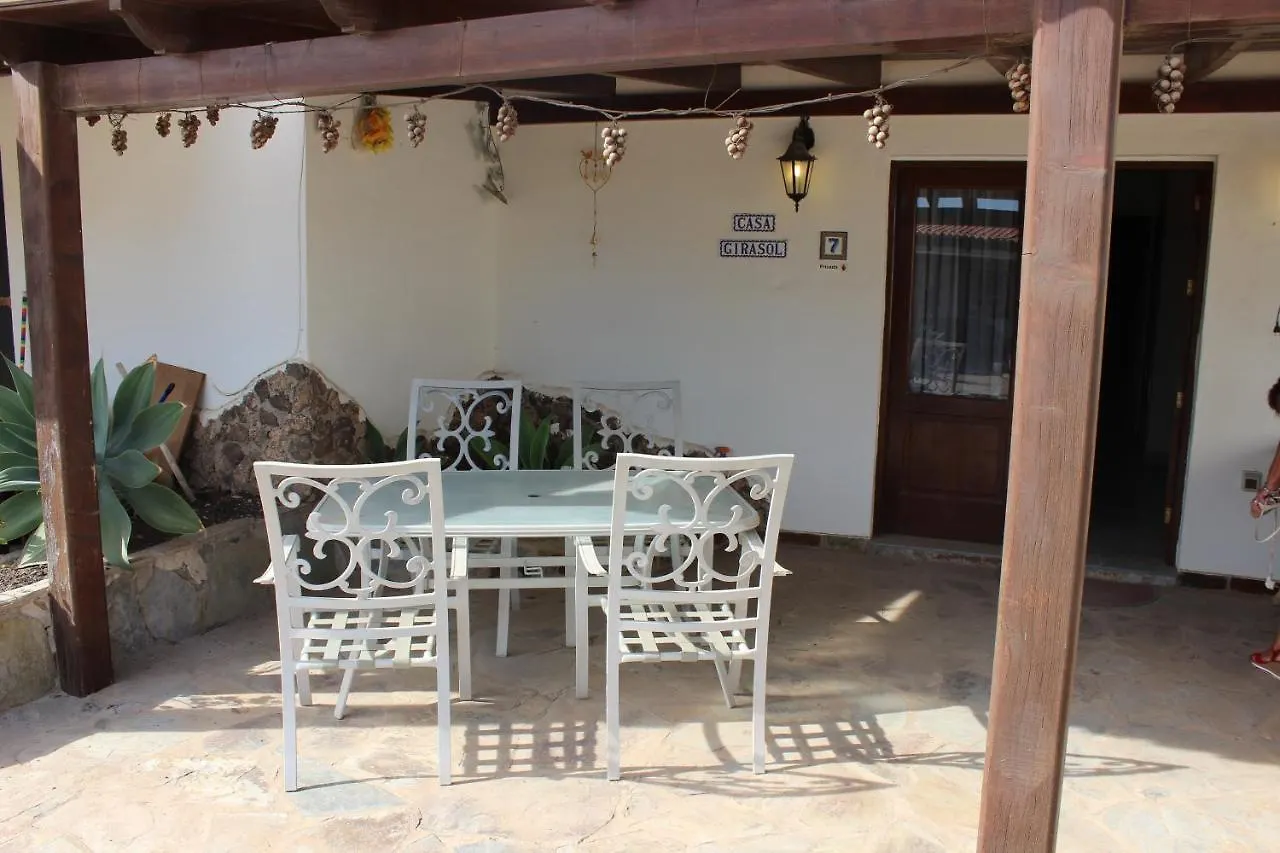 Beautiful 2-Bed Bungalow In Parque Holandes La Oliva Appartamento