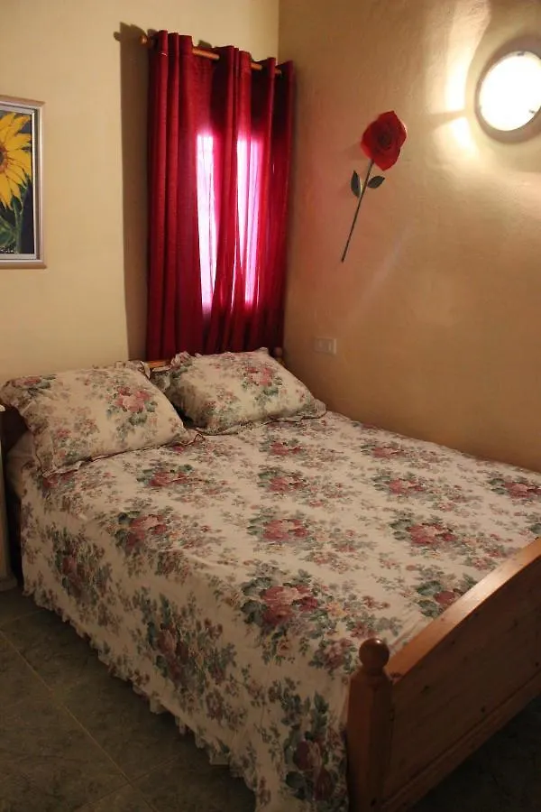Beautiful 2-Bed Bungalow In Parque Holandes 拉·奥利瓦
