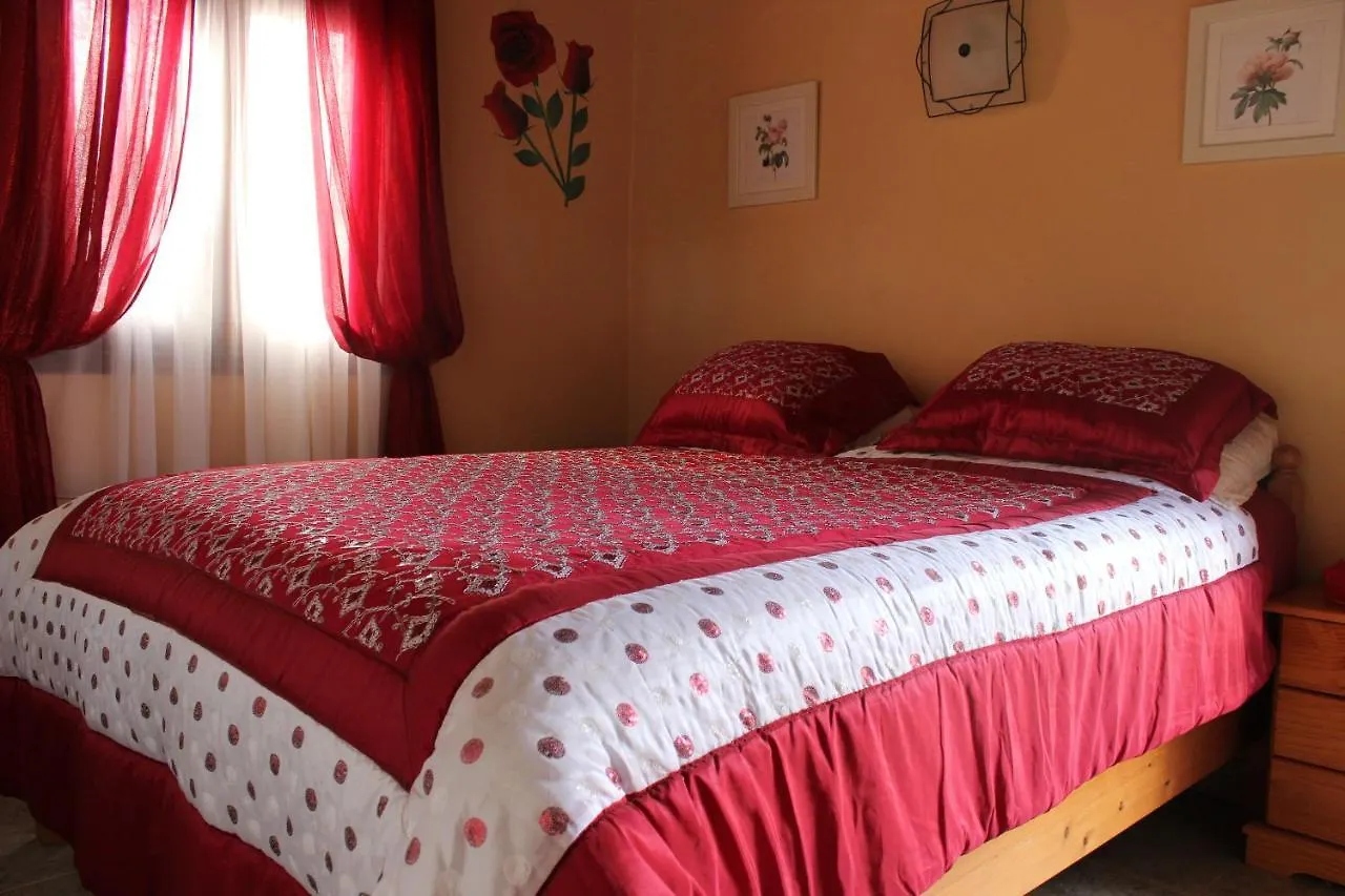 Beautiful 2-Bed Bungalow In Parque Holandes 拉·奥利瓦 0*,  西班牙