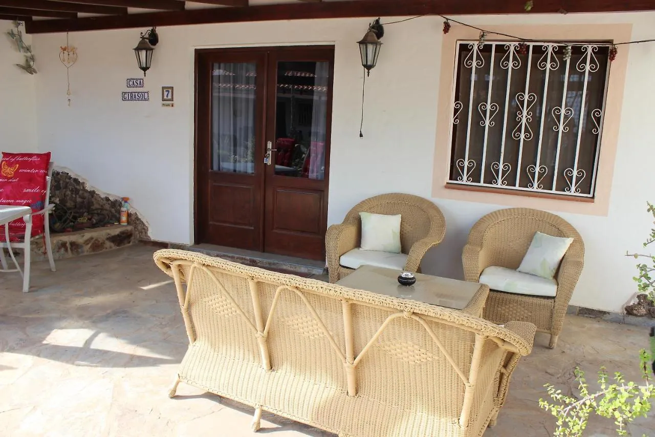 Beautiful 2-Bed Bungalow In Parque Holandes 拉·奥利瓦